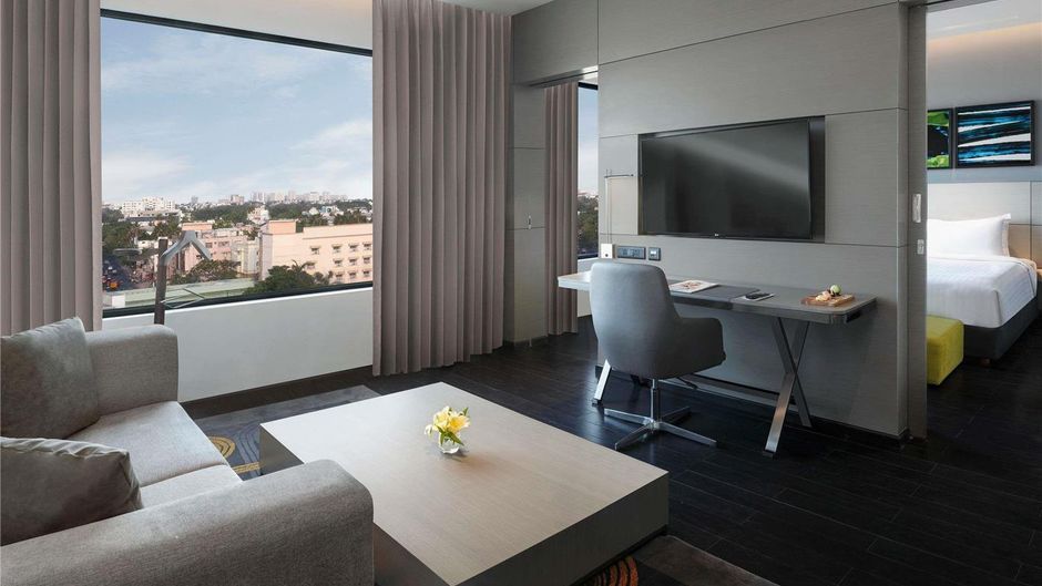 Novotel Chennai Chamiers Road Suite