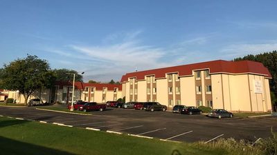 Ramada by Wyndham Albert Lea