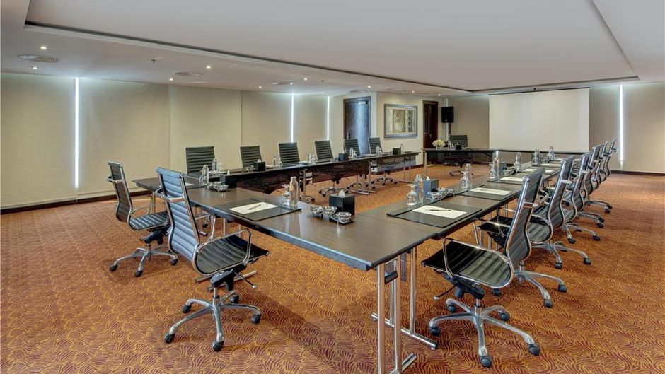 Two Seasons Hotel & Apartments Meeting