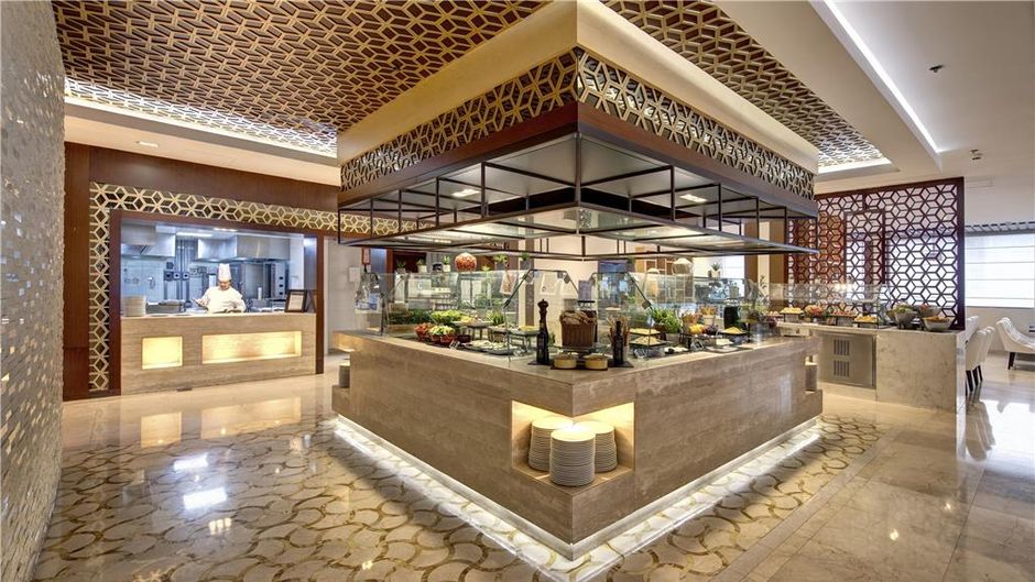 Two Seasons Hotel & Apartments Restaurant