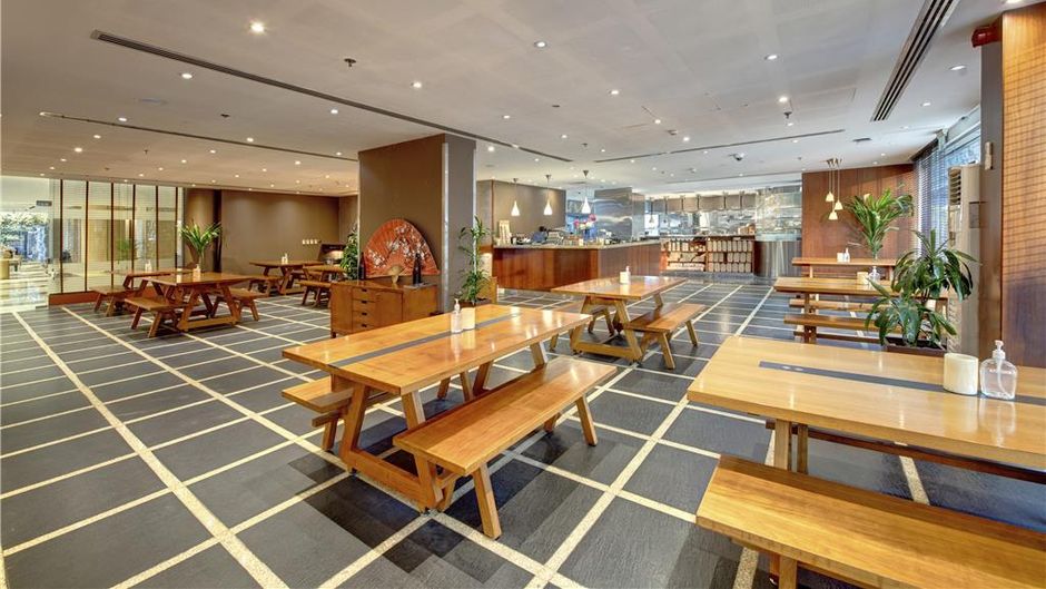 Two Seasons Hotel & Apartments Restaurant