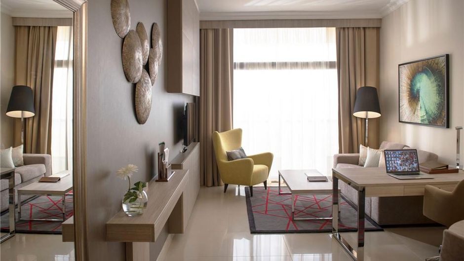 Two Seasons Hotel & Apartments Suite