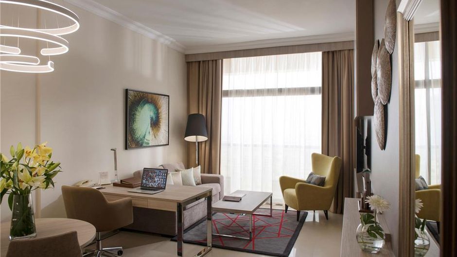 Two Seasons Hotel & Apartments Suite