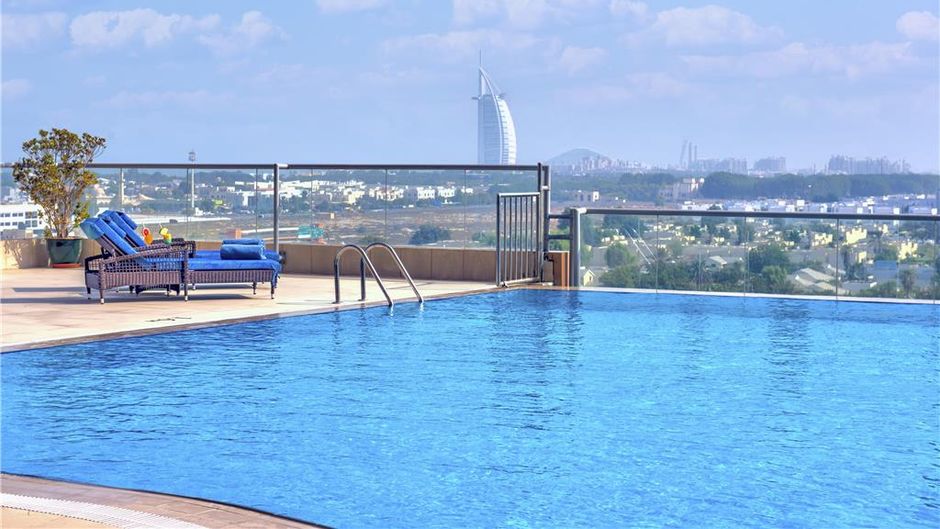 Two Seasons Hotel & Apartments Pool
