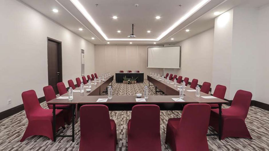 Golden Tulip Essential Makassar Meeting