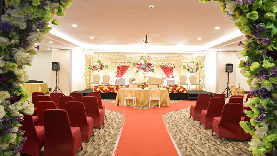 Golden Tulip Essential Makassar Other