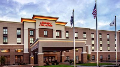 Hampton Inn & Suites Foxborough