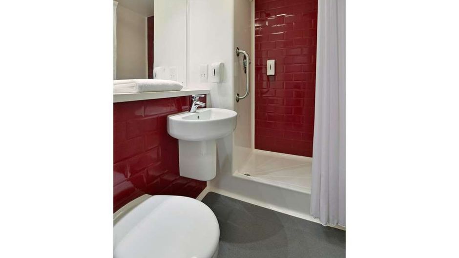 Travelodge Bath Waterside Room