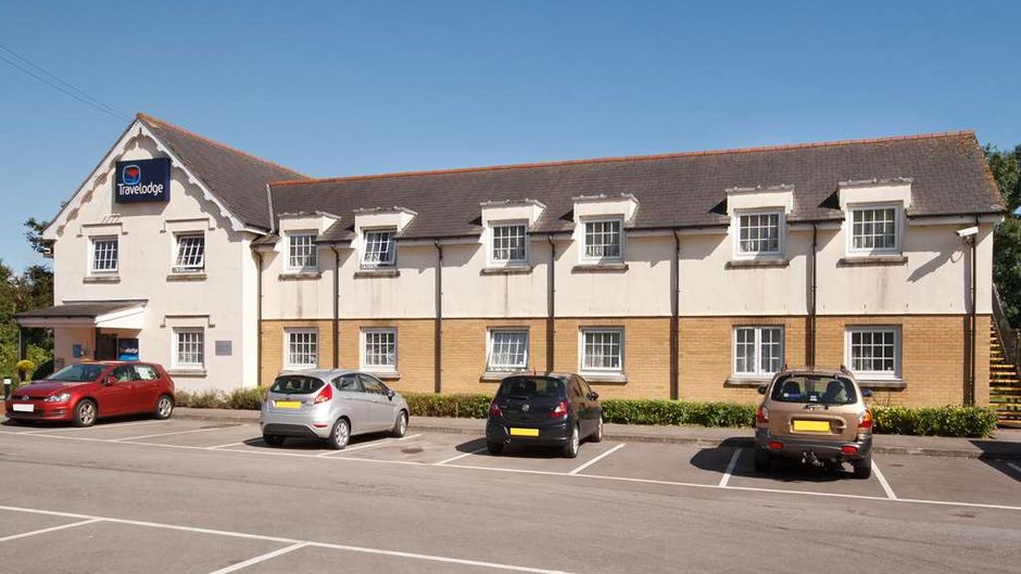 Travelodge Cardiff Airport Hotel Exterior