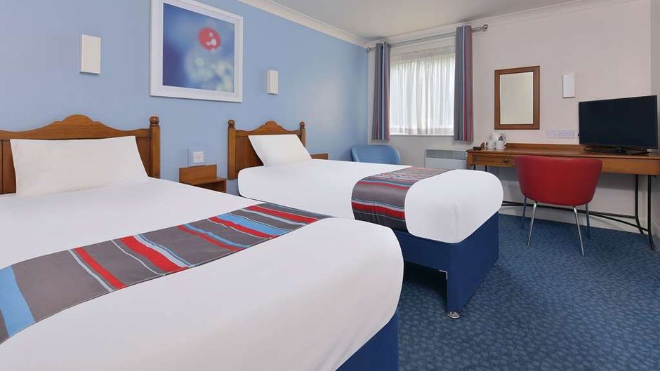 Travelodge Cardiff Airport Hotel Room