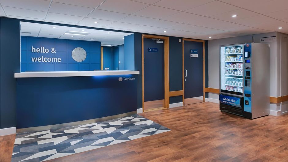 Travelodge Cheltenham Lobby