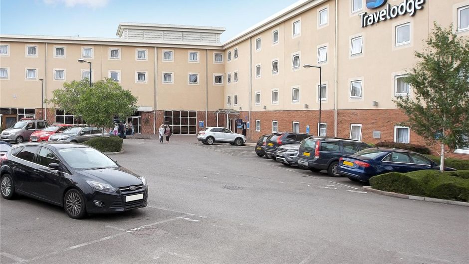 Travelodge Cheltenham Exterior