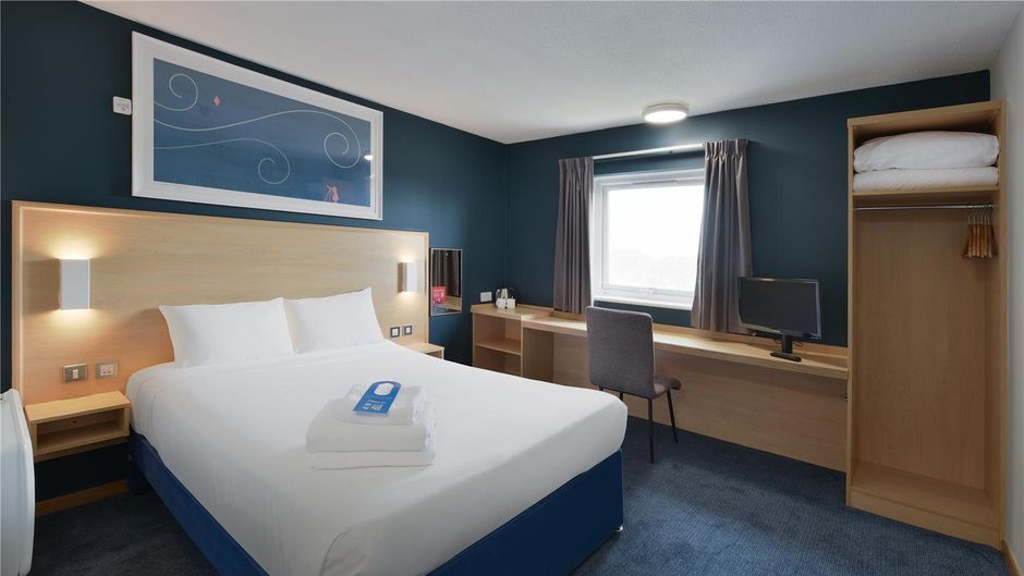 Travelodge Cheltenham Room