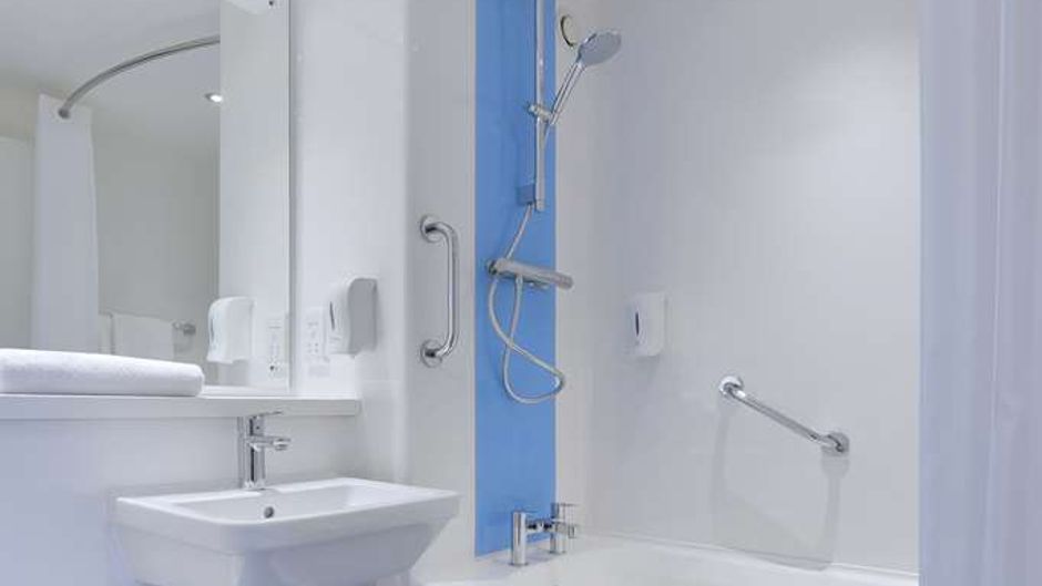 Travelodge Derby Cricket Ground Room