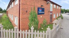 Travelodge Northampton Wootton