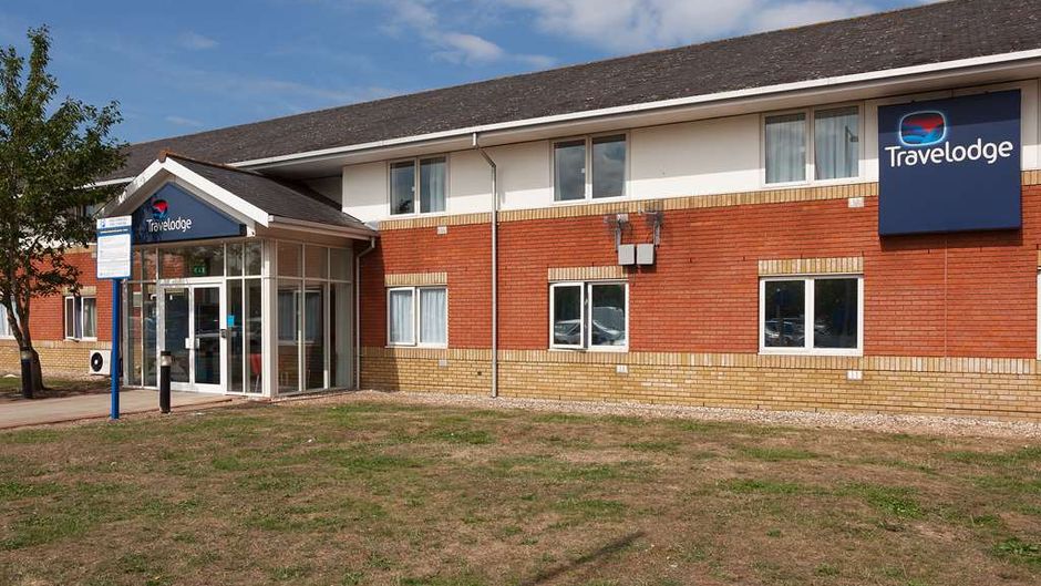Travelodge Reading M4 Eastbound Exterior