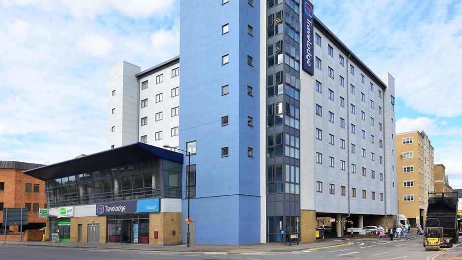 Travelodge Slough Exterior