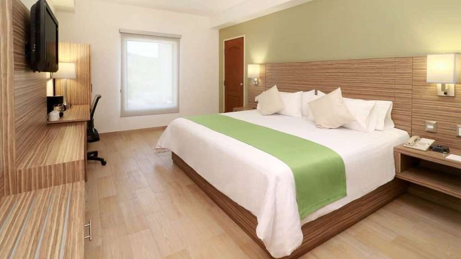 Wyndham Garden Monterrey Valle Real Room