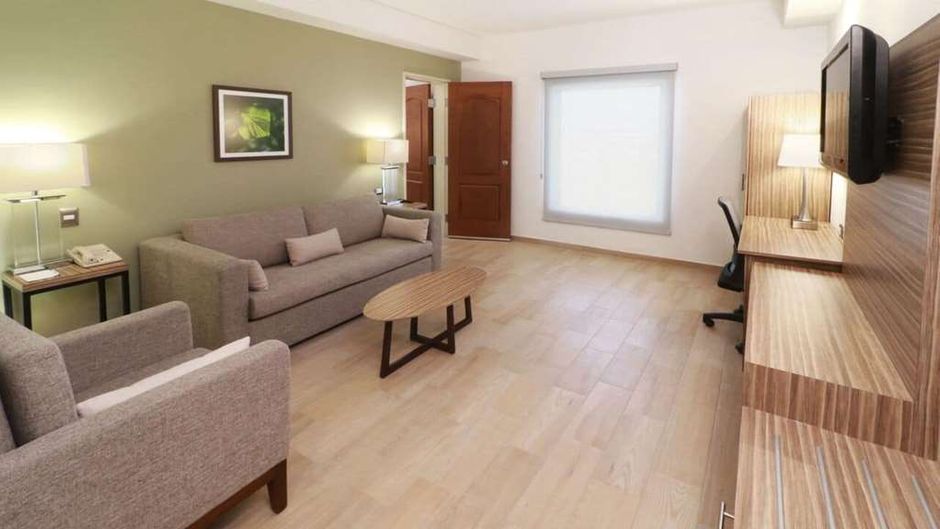 Wyndham Garden Monterrey Valle Real Suite