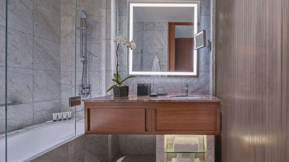 Grand Hyatt Manila Room