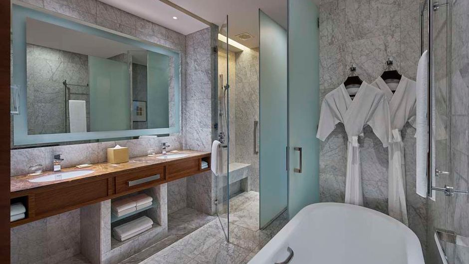 Grand Hyatt Manila Suite