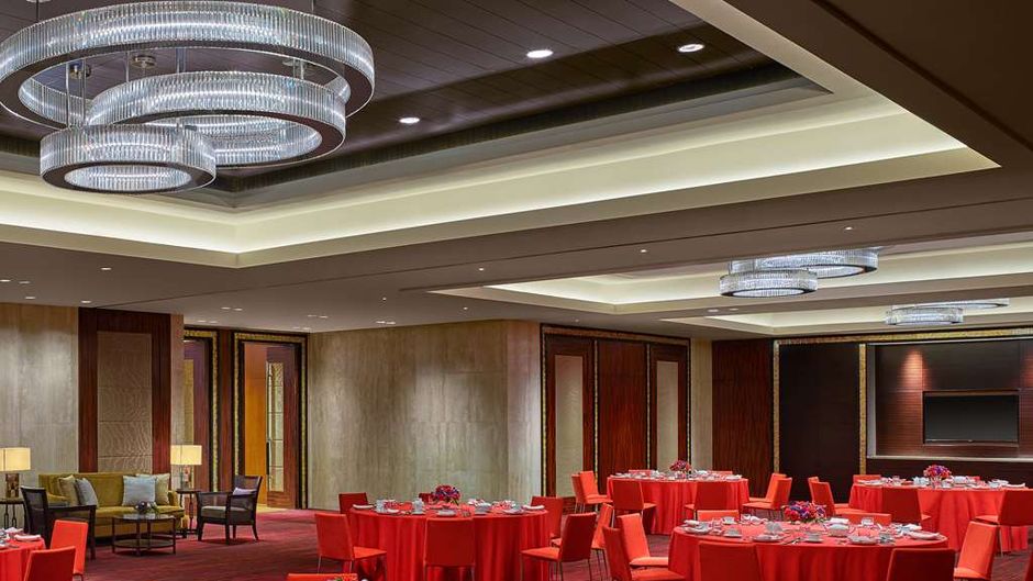 Grand Hyatt Manila Lobby