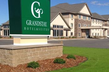 GrandStay Hotel & Sts Thief River Falls