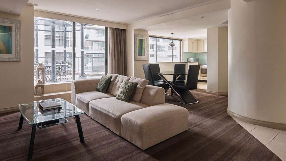 Rydges World Square Sydney Suite