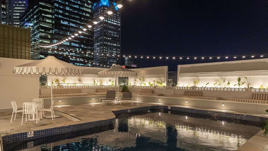 Rydges Melbourne Pool