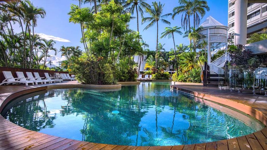 Rydges Esplanade Resort Cairns Pool
