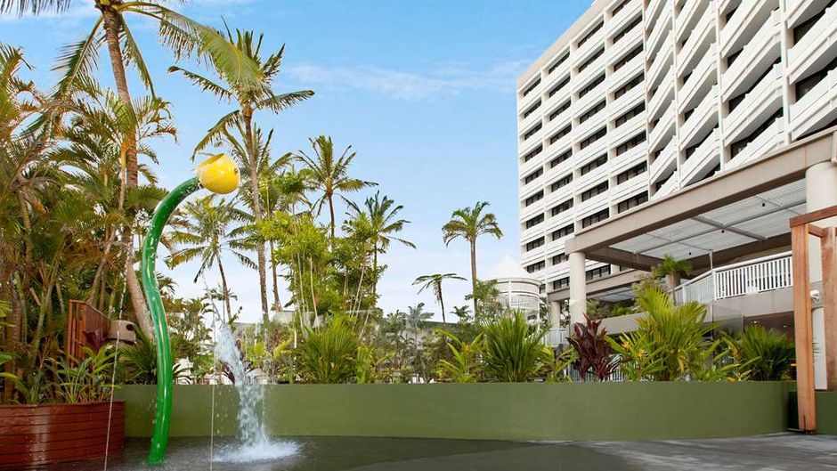 Rydges Esplanade Resort Cairns Exterior