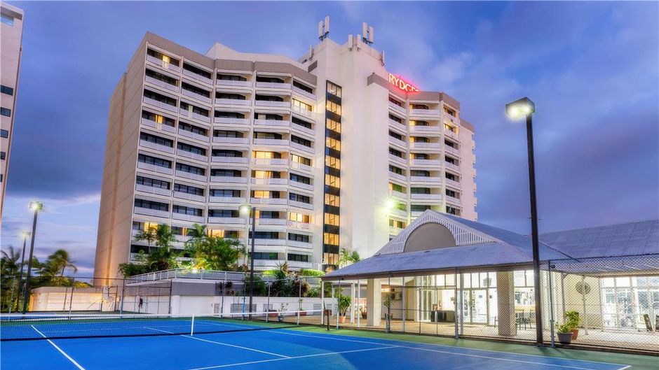 Rydges Esplanade Resort Cairns Exterior