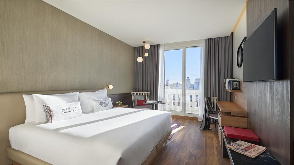 Hyatt Centric Gran Via Madrid Room