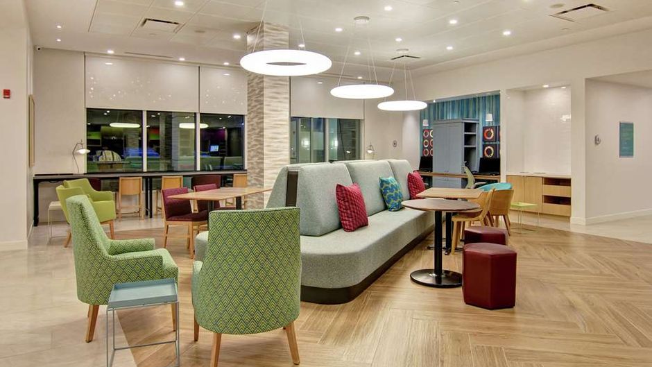 Home2 Suites by Hilton Montreal Dorval Lobby