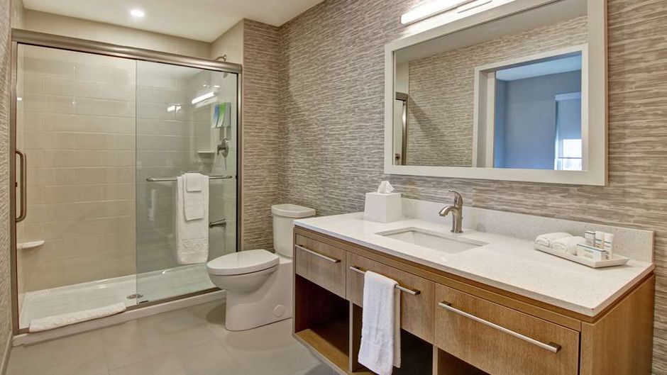 Home2 Suites by Hilton Montreal Dorval Room