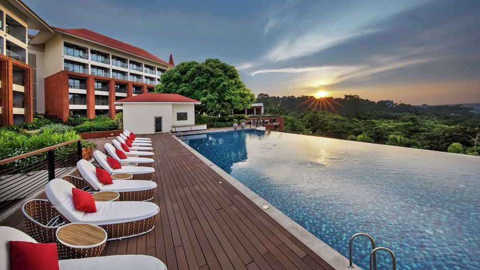 DoubleTree by Hilton Goa-Panaji Pool