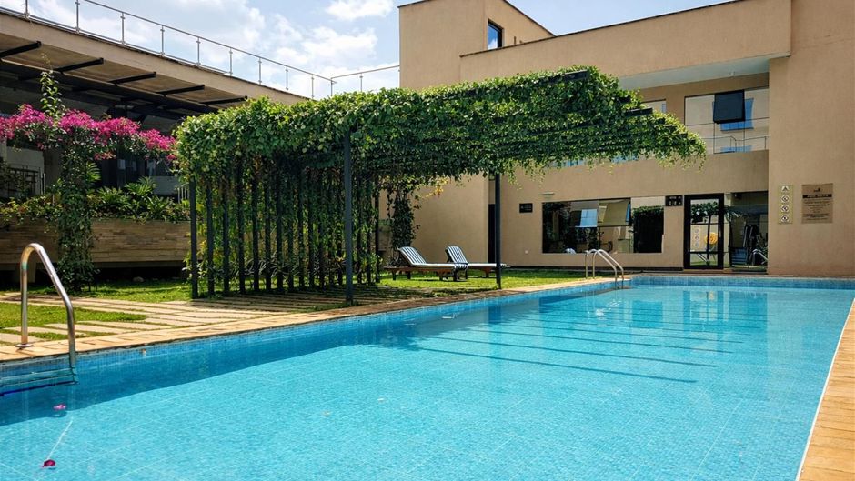 DoubleTree by Hilton Nairobi Hurlingham Pool