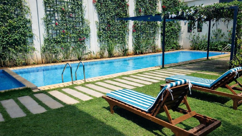 DoubleTree by Hilton Nairobi Hurlingham Pool