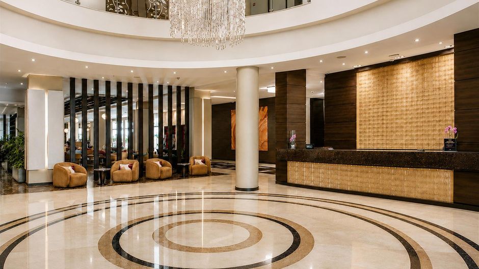 DoubleTree by Hilton Nairobi Hurlingham Lobby