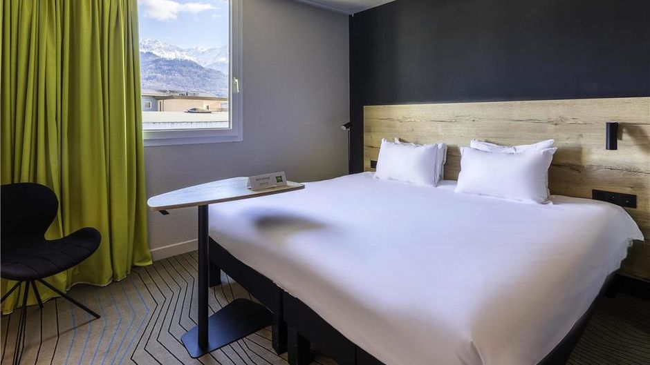 Ibis Styles Grenoble Crolles Room