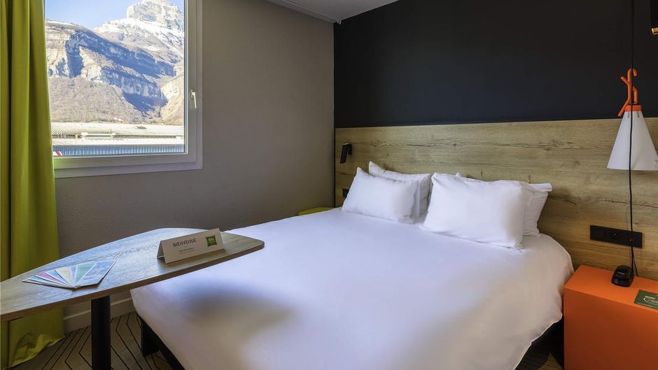 Ibis Styles Grenoble Crolles Room