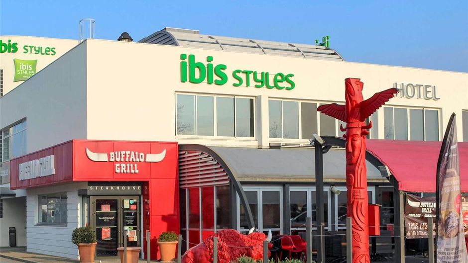 Ibis Styles Grenoble Crolles Exterior