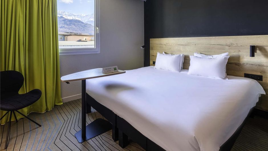 Ibis Styles Grenoble Crolles Room