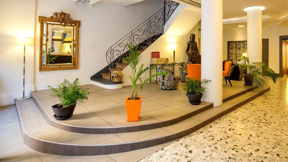 Hotel Raymond 4 Toulouse Lobby