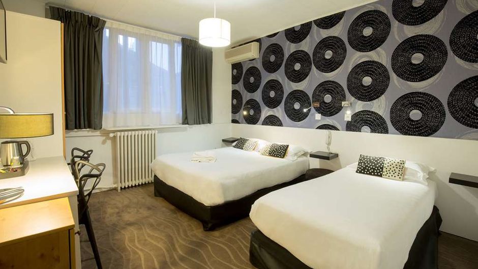 Hotel Raymond 4 Toulouse Room