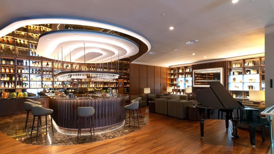 SANA Malhoa Hotel Lobby