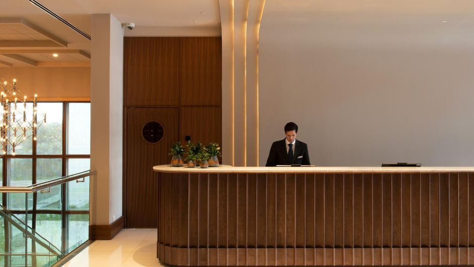 SANA Malhoa Hotel Lobby