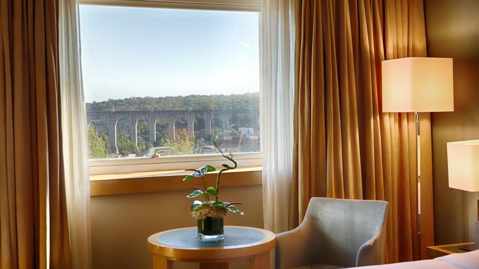 SANA Malhoa Hotel Room
