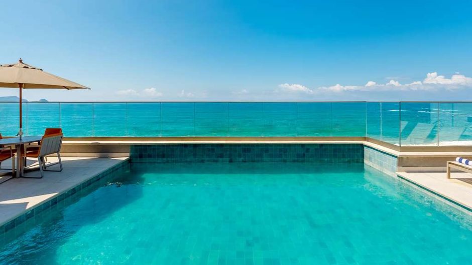 Comfort Suites Macae Pool