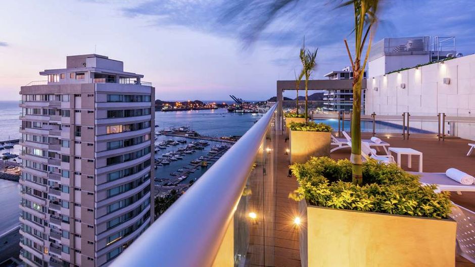 Hilton Garden Inn Santa Marta Exterior
